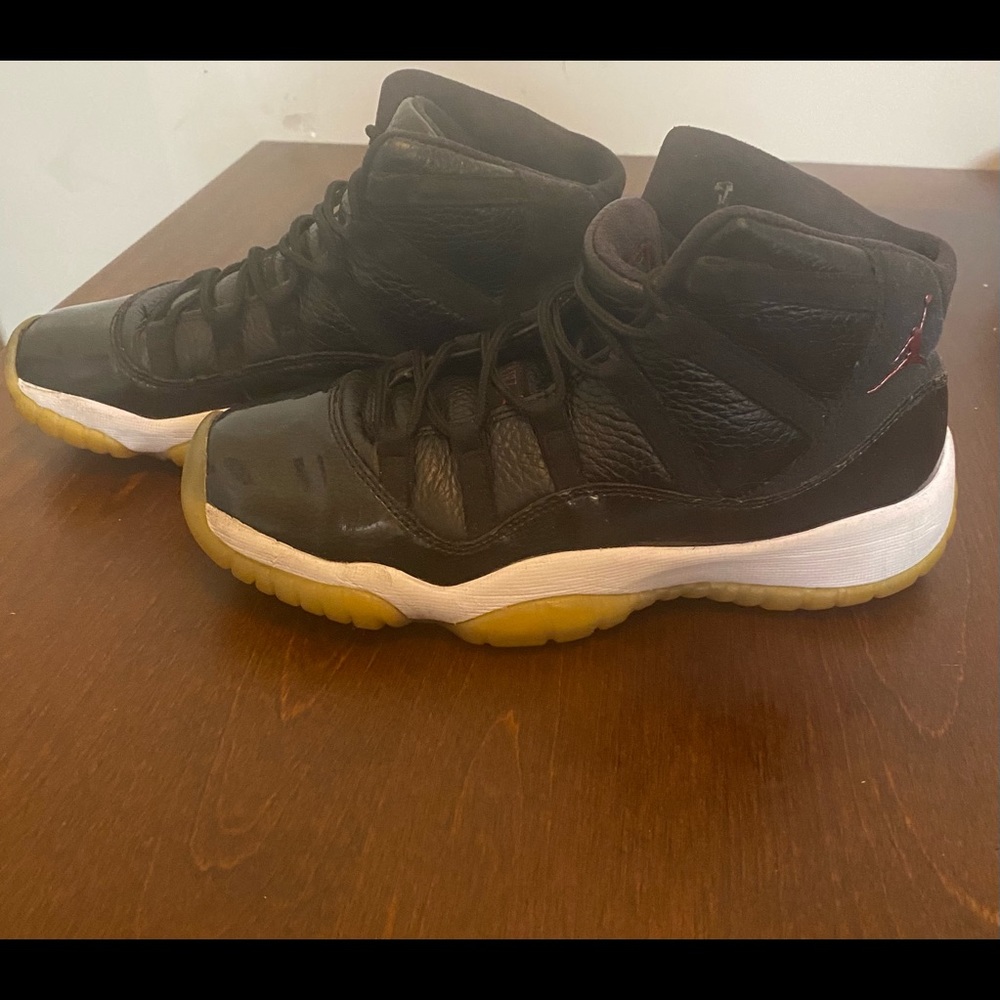 Black and White Jordan 11’s